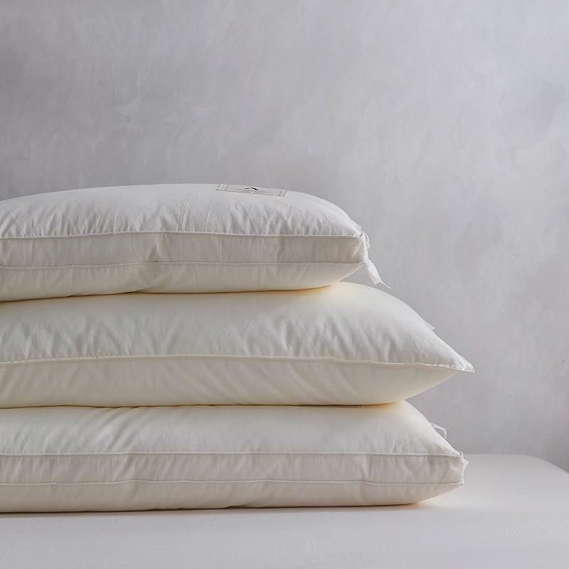 Soft Cotton-Feel Hotel Pillow With Ultra-Fine Microfiber Fill Lightweight Plush Comfort Single Bed 48x74cm Pair