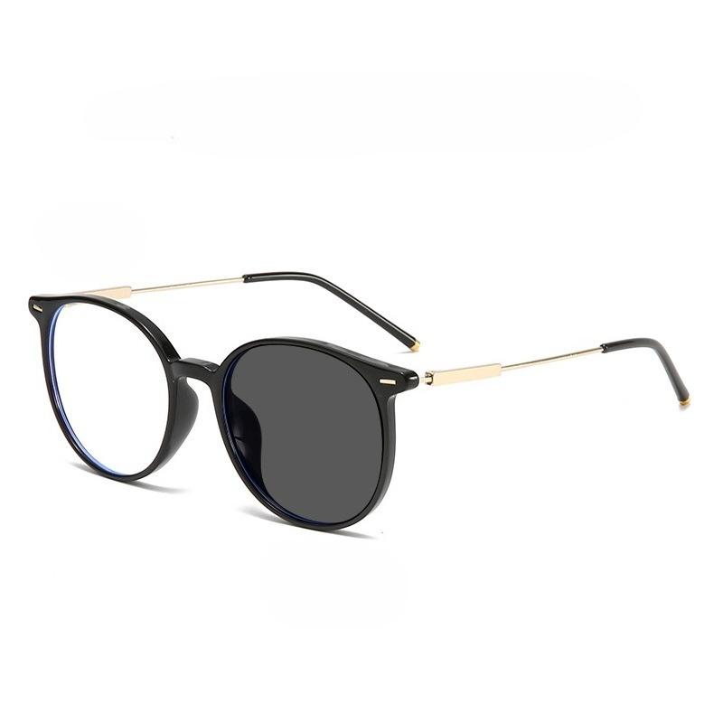 2026 New Fashionable HD Photochromic Women's Myopia Glasses Ultra Light Neutral High Quality Versatile Anti Blue Light Glasses