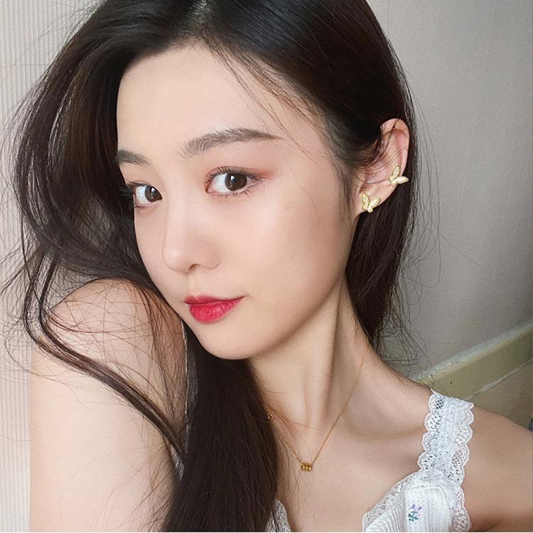 Mori Style Butterfly Clip-On Earrings: Fairy-Inspired, Retro Hong Kong Design, Elegant Niche Jewelry for Women