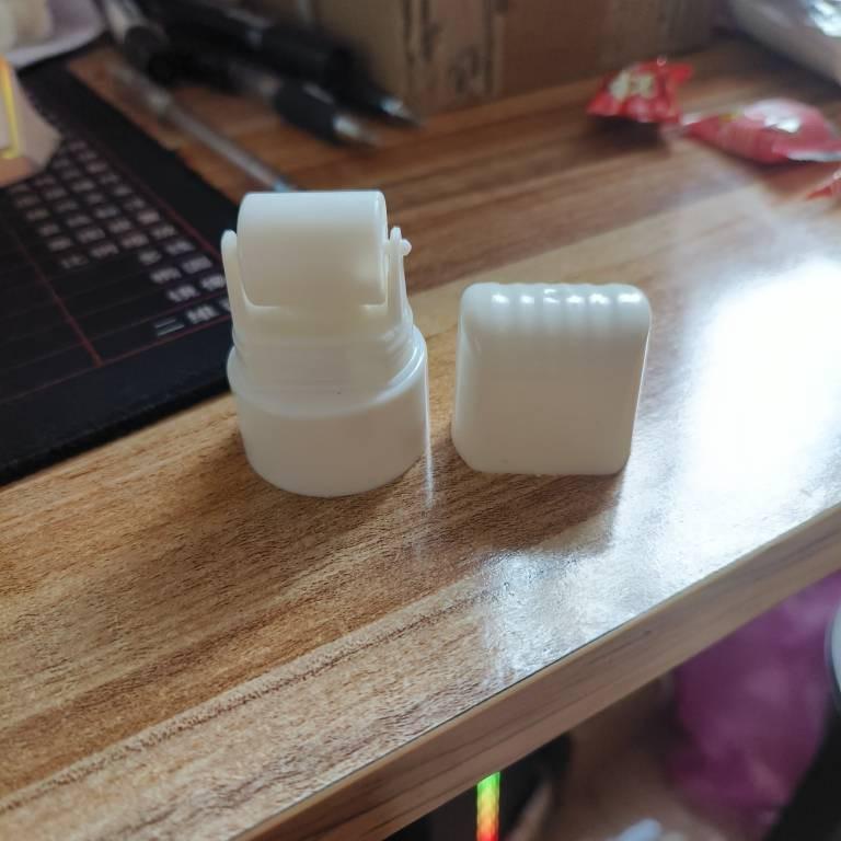 Spring Festival Couplet Adhesive - Traceless Universal Glue for Couplets and Wallpaper