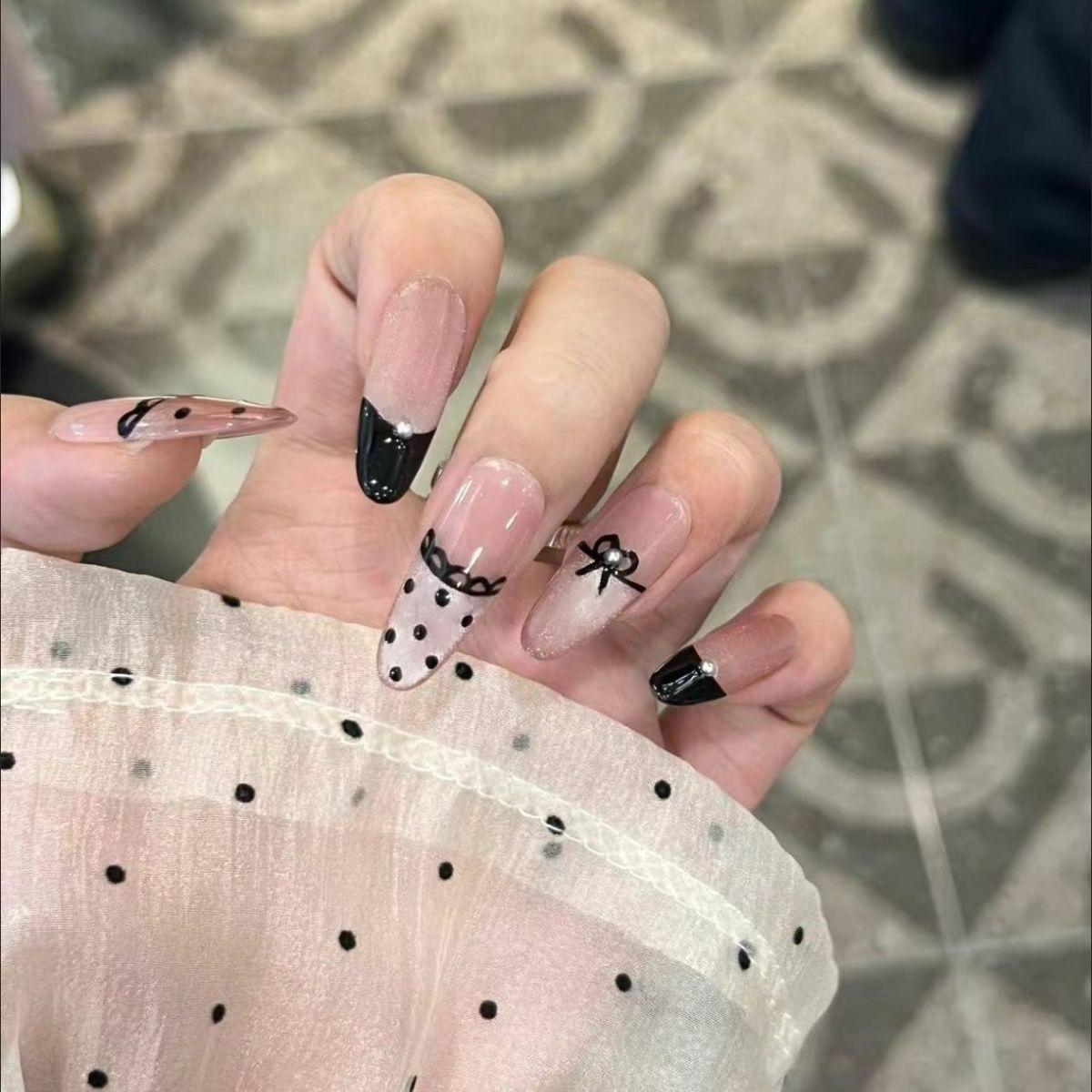 

30-Piece High-End French Lace Edge Press-On Nail Art Set, Xiaohongshu Style, Wearable Nail Tips Lace-Edged Strap [10 pieces - M]
