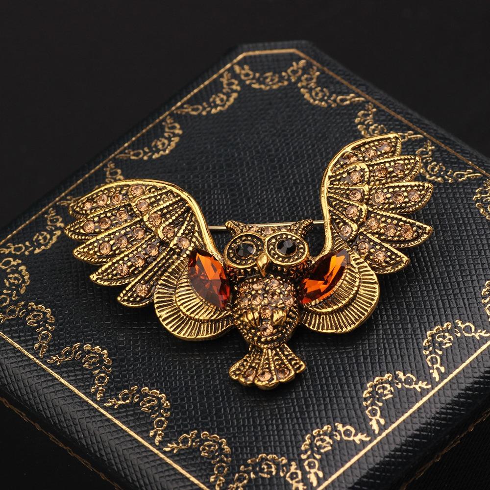 Luxury Rhinestone Owl Shape Pin Temperament Ancient Bronze Owl Corsage Vintage Owl Brooch Women