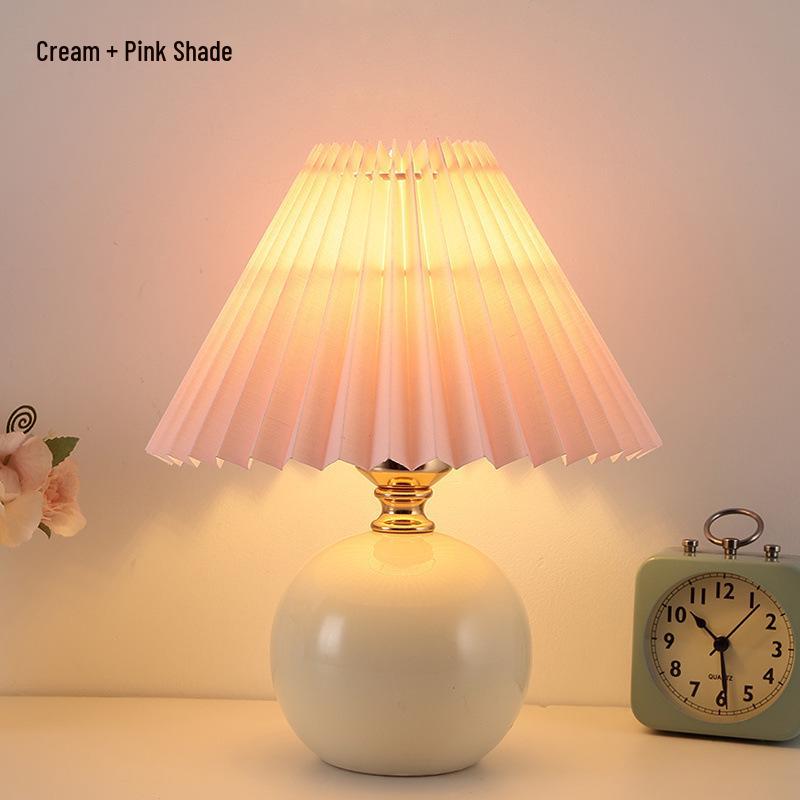Retro 2025 High-End Eye-Protection Desk Lamp: Luxury Sleep-Aid Atmosphere for Bedroom and Bedside.