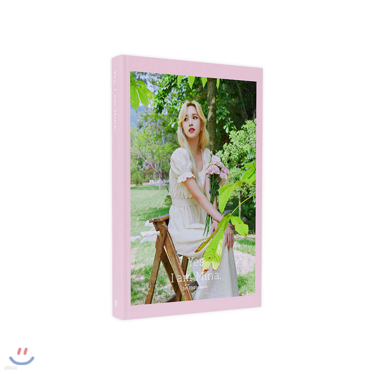 

Mina - Yes, I am Mina. First photobook [Pink ver.]
