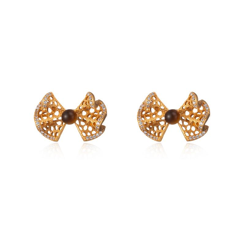 Retro hollow bow stud earrings, natural stone embellishment with diamonds, niche light luxury, sweet and cool temperament, high-end earrings for women