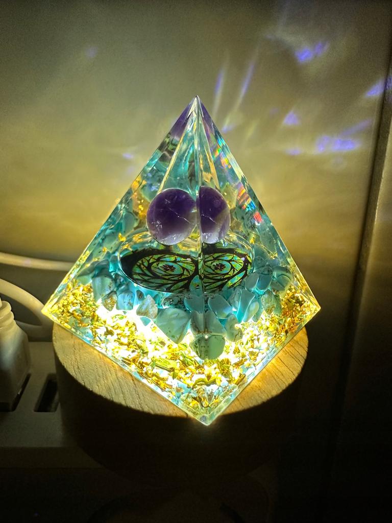 Pyramid Orgonite + Led Lamp Base 5Cm Crystal Stones Amulet 5Cm Hx14