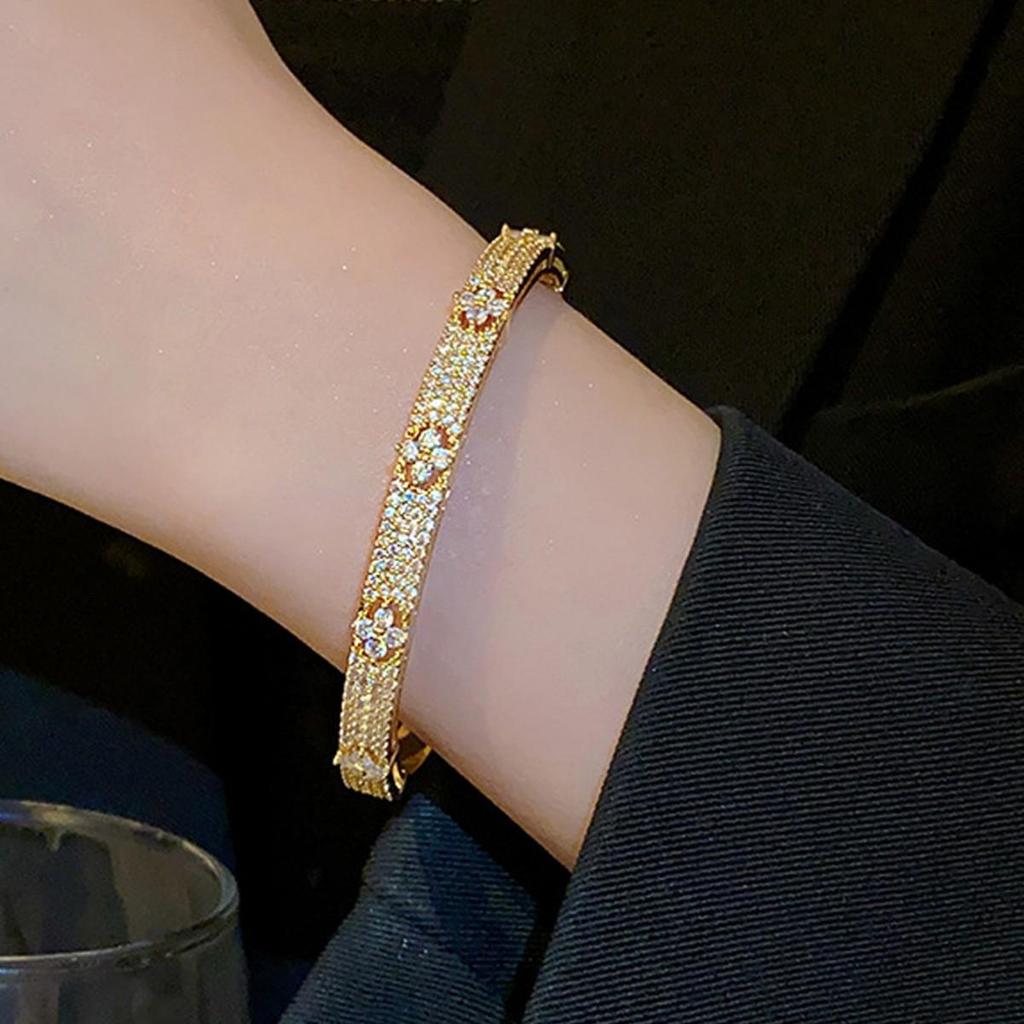 Luxurious Zircon Flower Diamond Bracelet – Elegant, Trendy, Versatile Accessory