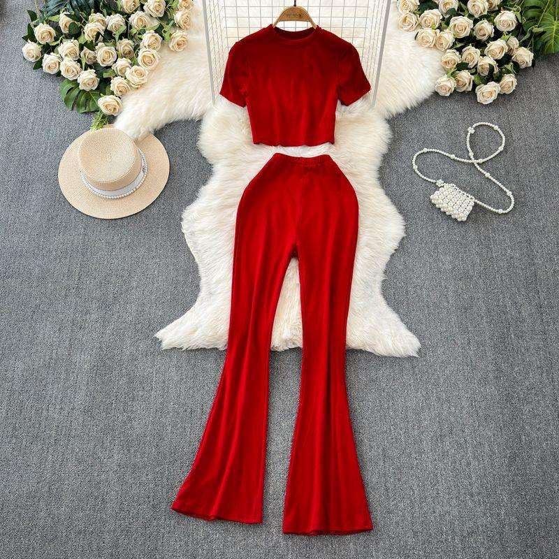

Midriff-Baring Top High Waist Slim Looking Slightly Flared Fashion Suit Rose Red One size
