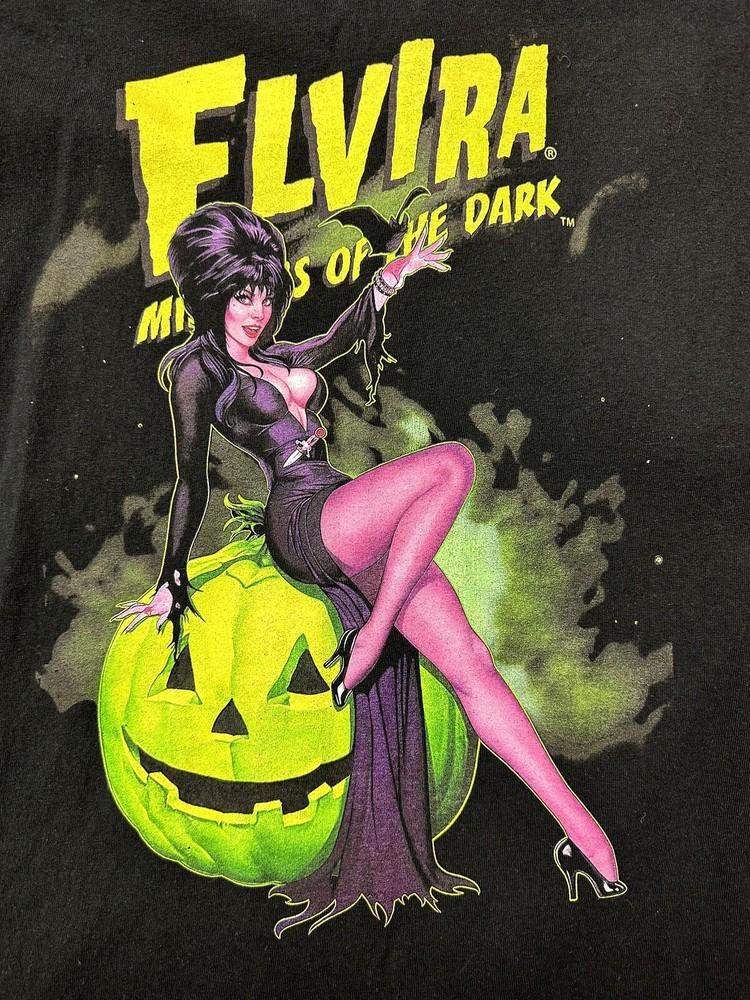 Vintage Elvira Mistress Of The Dark T-Shirt Unisex Tee Funny Gift VN2288 Unisex T-Shirt XXL
