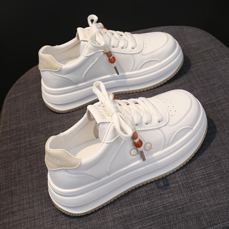 Guofeng platform white shoes women's 2025 new autumn popular board shoes versatile non-slip heightening casual women's shoes