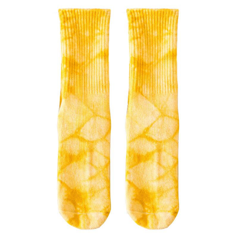 Damfärgglada batikmönstrade halkfria frottésockor i mellanhöjd av bomull för yoga och pilates