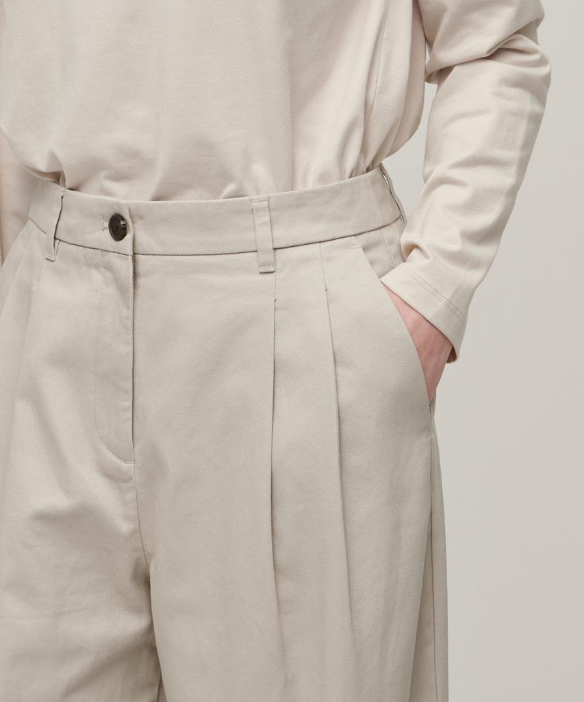 MUSINSA STANDARD WOMAN Two-Tuck Wide Chino Pants [Light Beige]