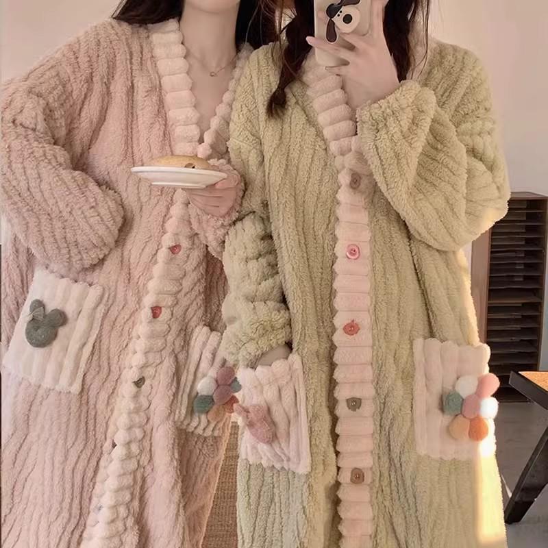 Set Pijama Coral Fleece de Toamnă/Iarnă pentru Femei - Halat de Baie Lung de Catifea și Cămașă de Noapte