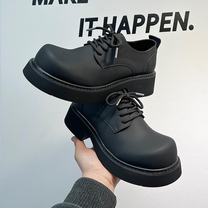 

Новая мужская черная повседневная кожаная обувь с большой головой Микки Дерби нишевая низкая толстая подошва для увеличения роста мужская обувь 3208-A 44 чёрный