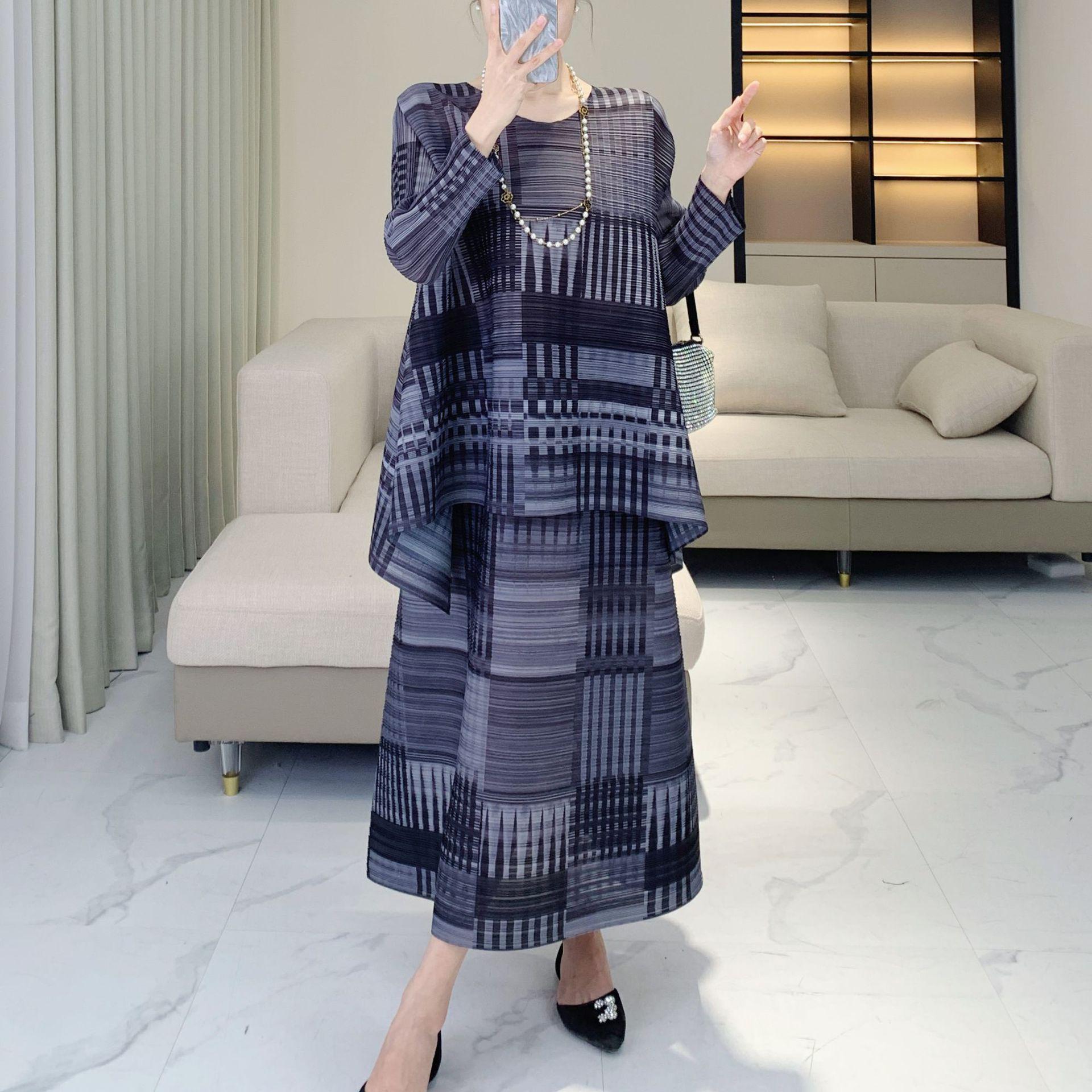 

Miyake Pleats Color Block Plaid Top & Elegant Loose Skirt Set One Size [80-150 lbs] зелёный