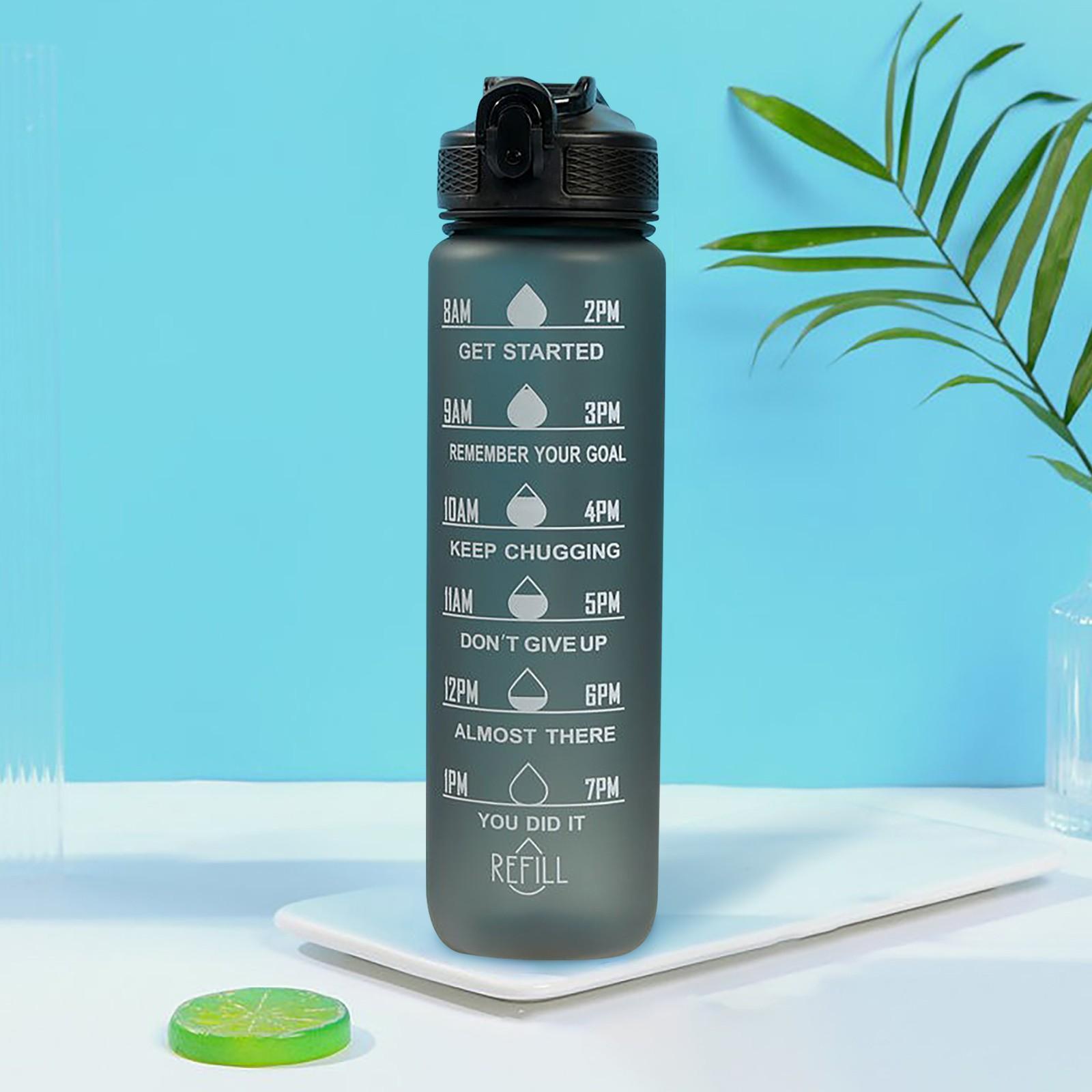 

Мотивационная бутылка для воды для фитнеса и спорта, 32 унции/1000 мл, с маркером времени и соломинкой, большая, с широким горлышком, герметичная, прочная One Size чёрный