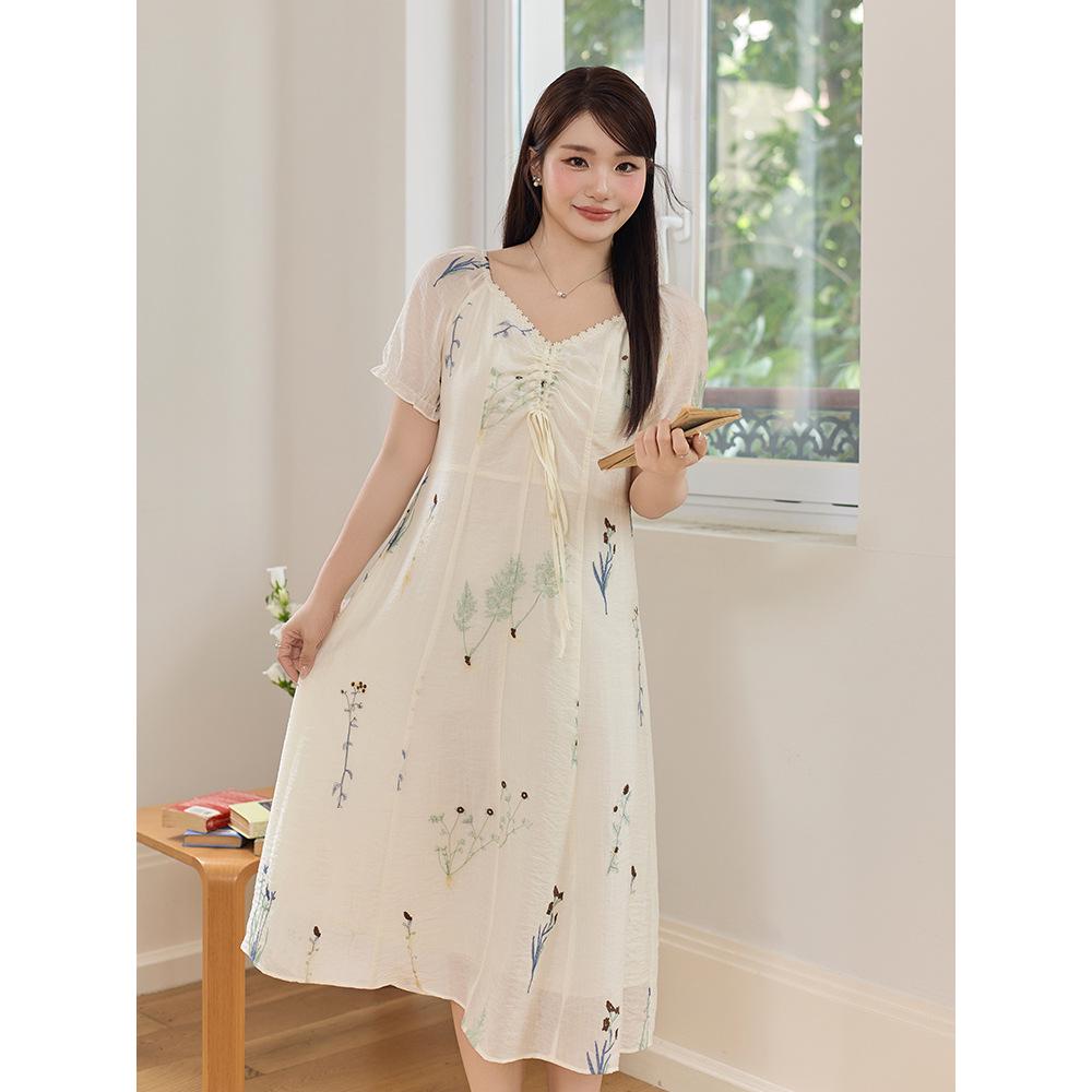 Plus Size French Retro Embroidered Lace V-neck Dress for Women - Slimming Waist Style