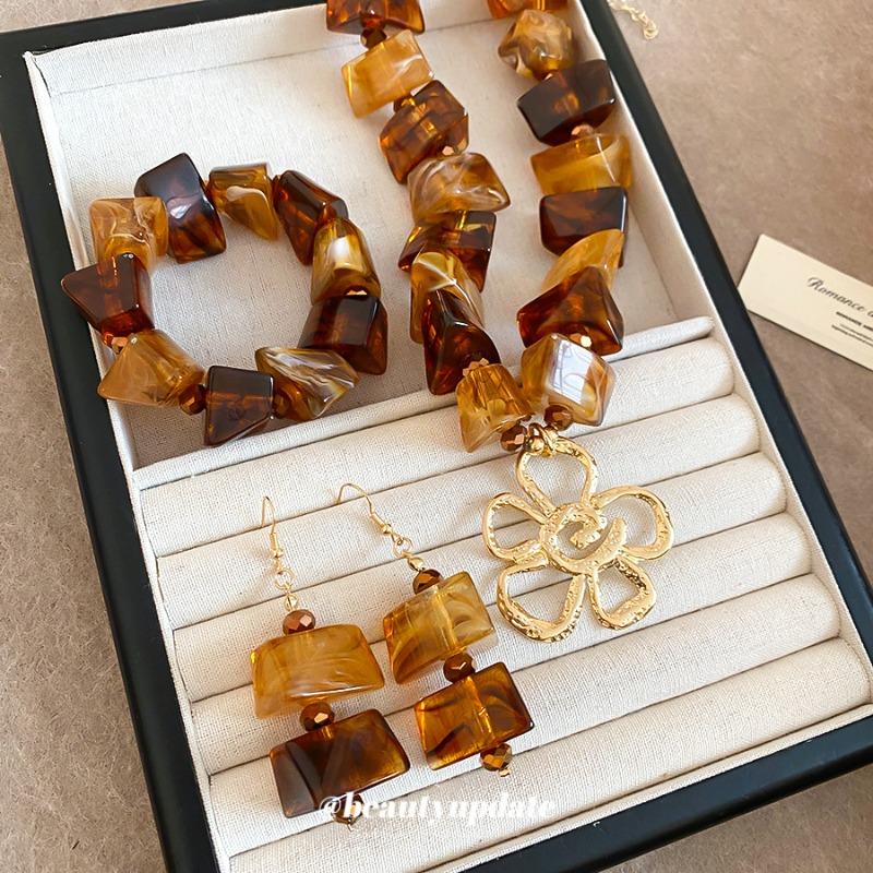 Vintage Square Acrylic Bracelet Necklace Stud Earrings Set Maillard Niche Design Temperament Jewelry