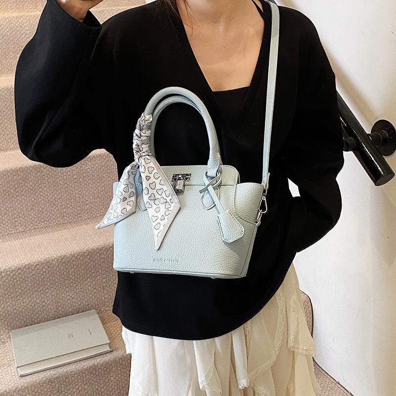 Summer popular small bag women's new fashion versatile messenger bag portable commuter bucket bag