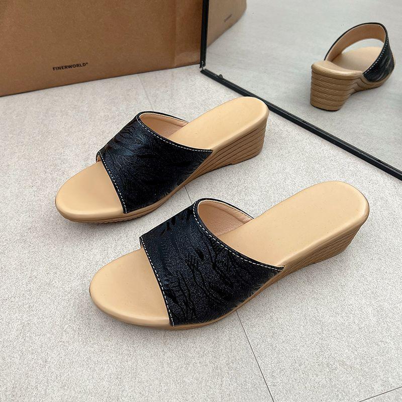Summer New Fashionable Flat Slippers for Outerwear Comfortable Plus Size Non Slip Sandals