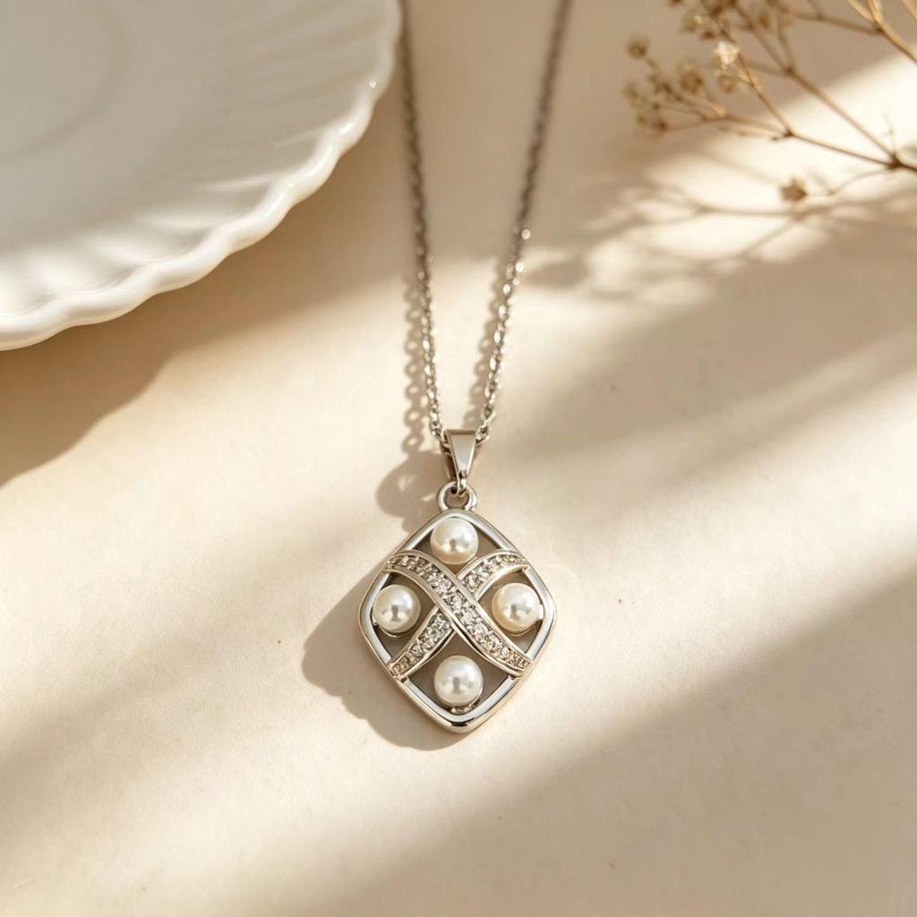 Elegant Cat Pendant Necklace: Fresh Design with Micro-Set Zircons for Women - Light Luxury & High-End Feel; Perfect Clavicle Chain Accessory.