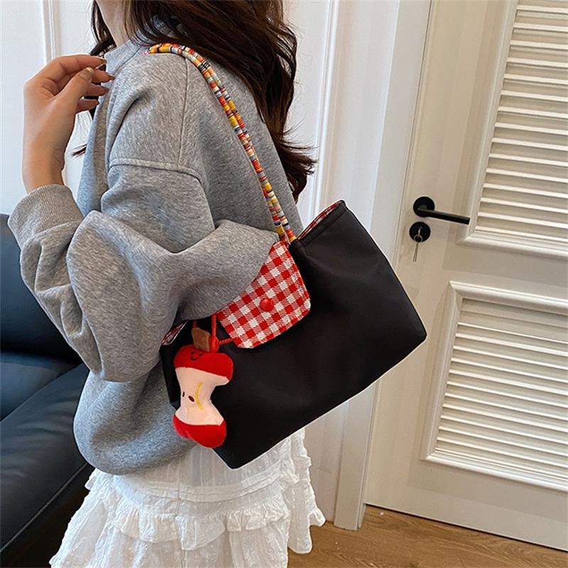 Casual Nylon Plaid Shoulder Bag With Pendant Dopamine Handbag Large Capacity Women Commuter Tote Bag  Trendy Armpit Bags