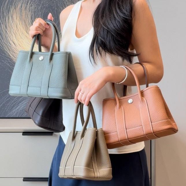 Borsa da giardino cucita a mano con filo cerato, ferramenta interamente in acciaio, borsa da donna portatile in pelle bovina primo strato con motivo a collo di mucca Ntogo