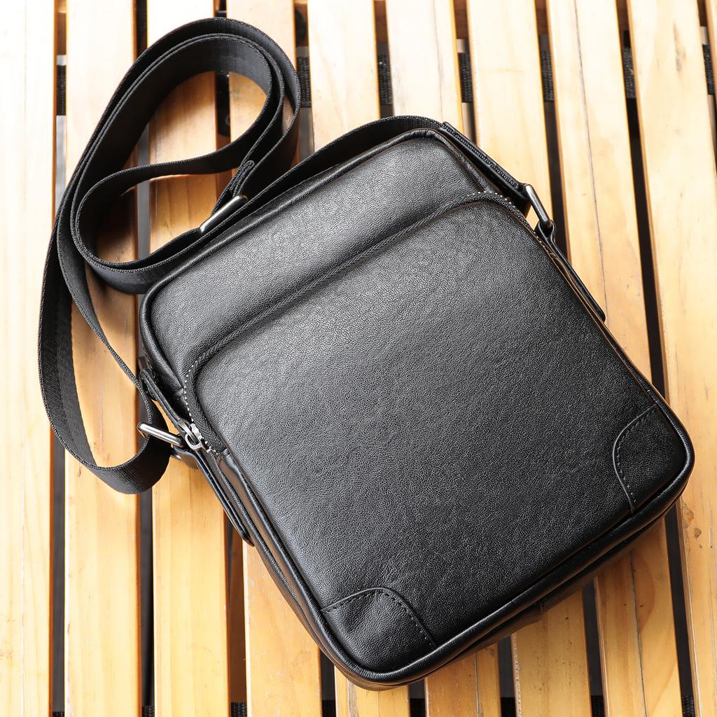 New Leather Men's Shoulder Crossbody Bag with High-end and Casual Feel, Small Backpack with Top Layer Cowhide Handmade Trendy Men's Bag