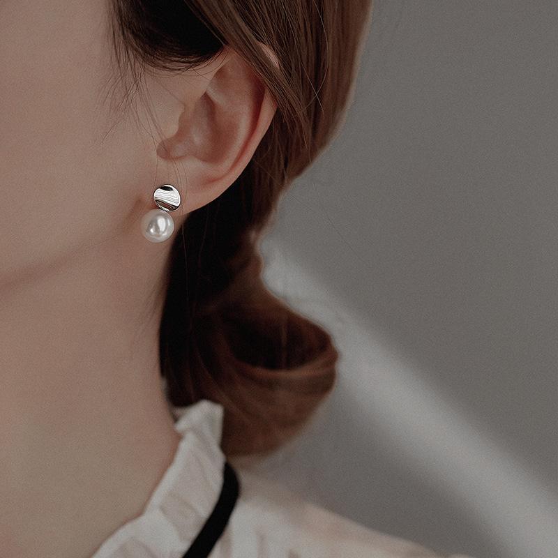 Chic Women s Versatile Stud Earrings with Elegant, Trendy Design