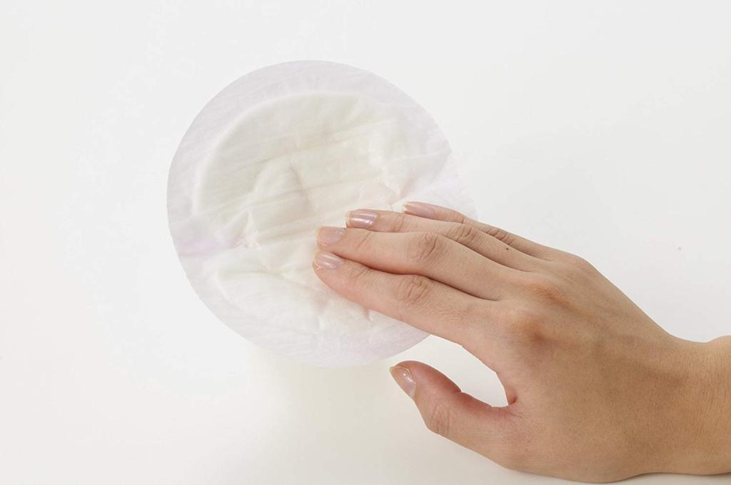 Pigeon Breast Pad Fit Up Premium Care 136 sheets Smooth and silky touch gently wraps around nipples 0 months and up Multicolor 136 sheets (x 1)