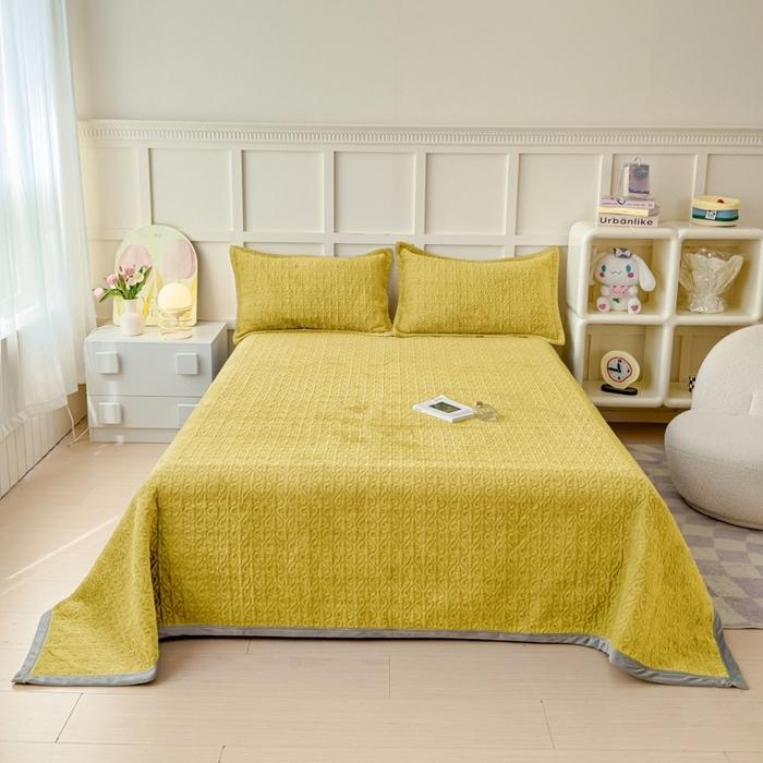 Neue einfarbige Milchfleece-Vierjahreszeiten-Verdickte Bettdecke gesteppt gepolsterter Saum doppelseitige Fleece-Decke Dreiteiliges Set