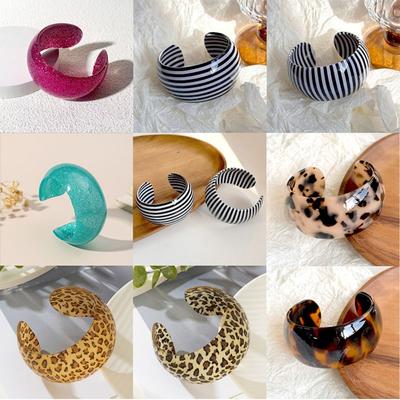 Exaggerated Personality Leopard Print Black White Stripes Small C-shaped Acrylic Opening Bangles for Women Jewelry Accessories