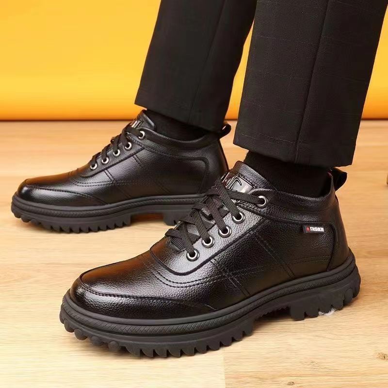 Zimowe męskie buty z futrem Skórzane męskie biznesowe bawełniane buty Casualowe ciepłe śniegowce Antypoślizgowe męskie buty rekreacyjne Bota Masculina
