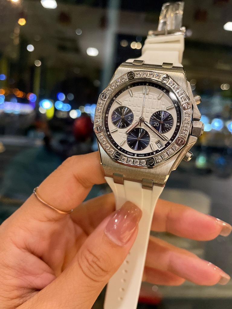 New Oak Swiss Quartz Offshore Watch Women's New Personality Fashion Rubber Large Dial Electronic Waterproof Watch