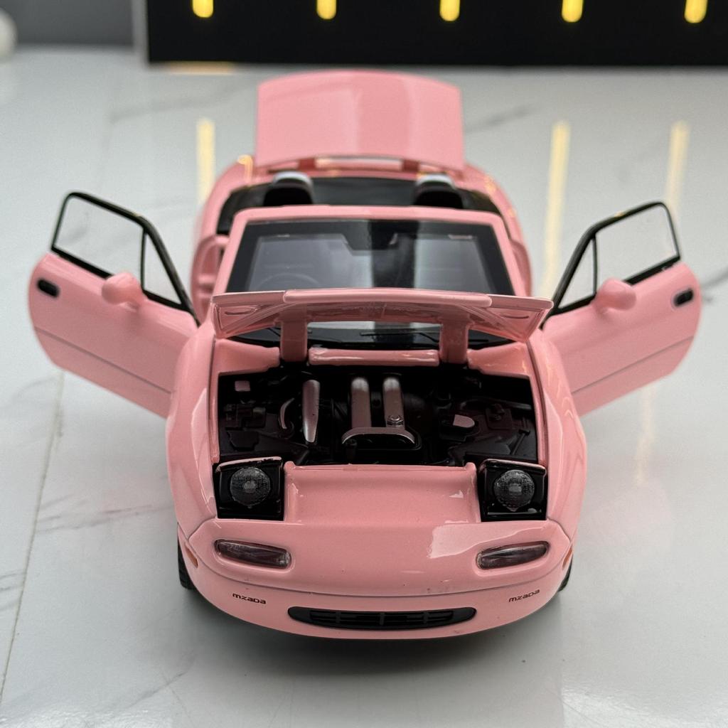 Mazda MX-5 Convertible 1:32 Alloy Model Car with Sound and Light Features