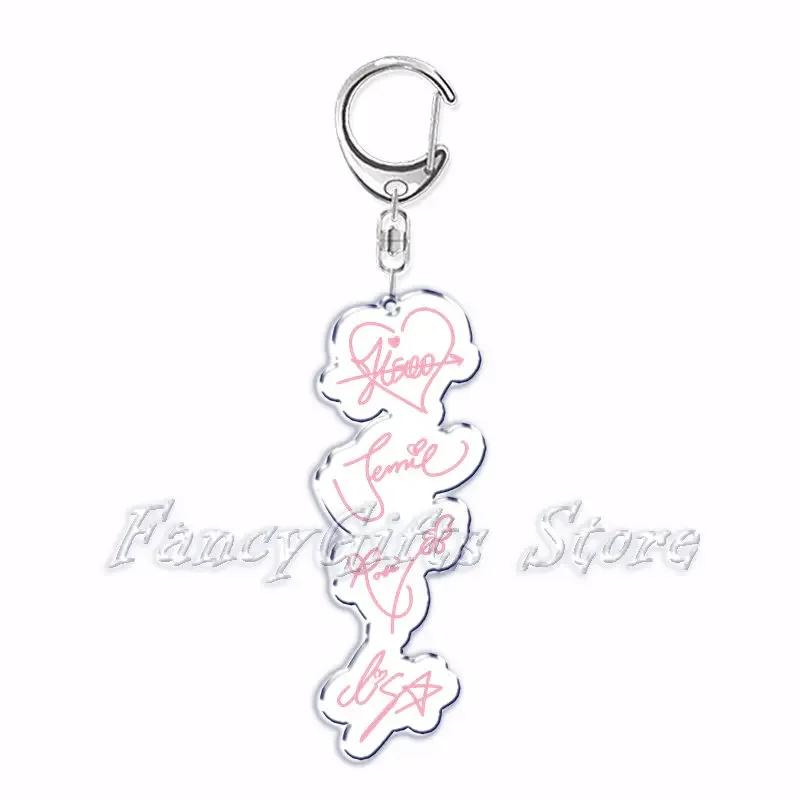 Hot Popular Korean Fashion Kpop Girls Band Keychain for Women Man Bag Accessories Bag Key Chain Ring Keychains Jewelry Fans Gift