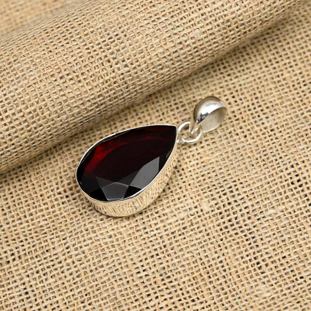 Beauteous Red Garnet Gemstone Handmade 925 Solid Sterling Silver Jewelry Lovely Pendant For Her