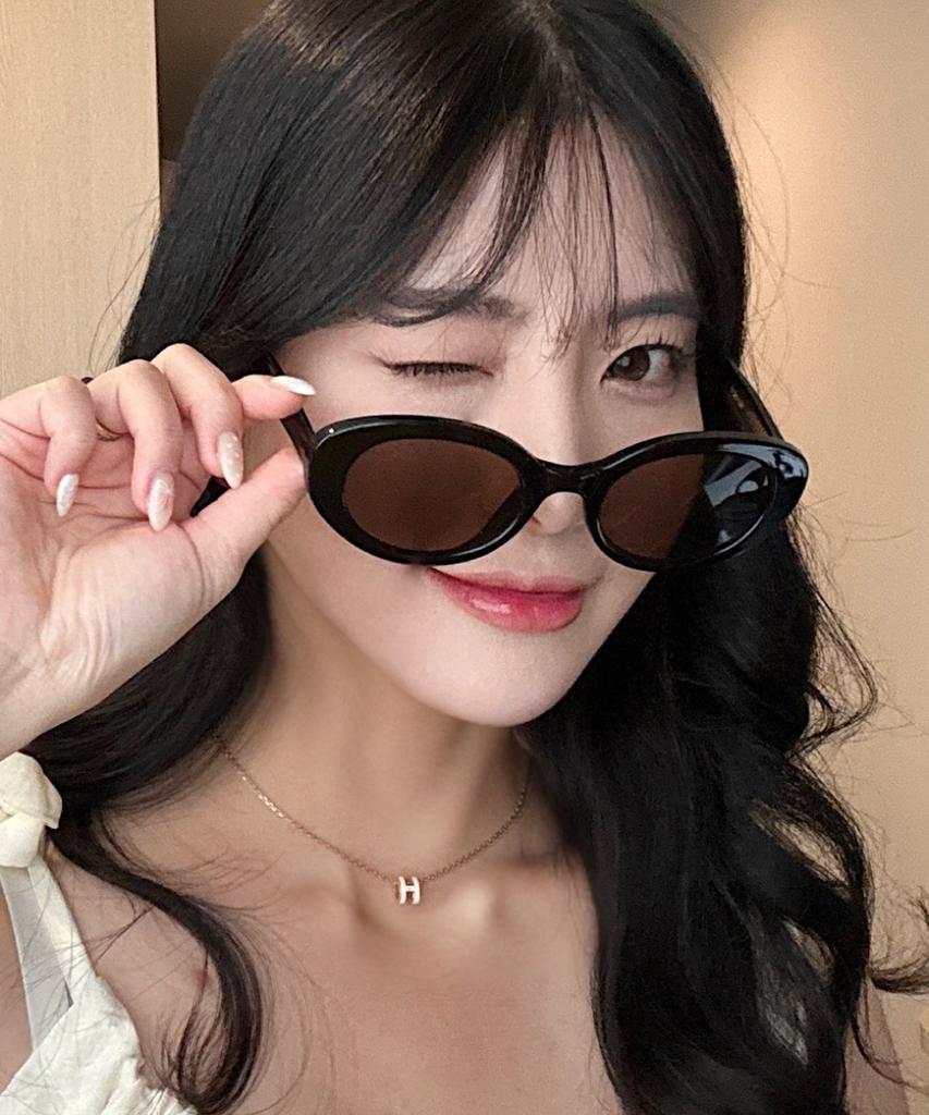Hangeul Oval Sunglasses Brown