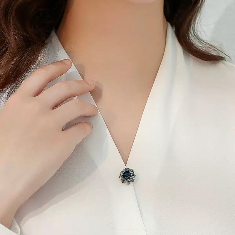 Mini Anti-glare Brooch, Summer Exquisite Brooch for Fixing Clothes, Rhinestone, Seweless Hidden Buckle