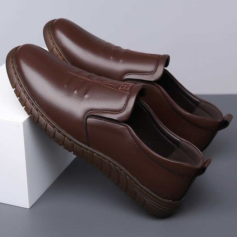 

Мужская обувь имеет мягкую кожу и мягкую подошву. Папины кроссовки дышащие и нескользящие для мужчин. Осенняя мужская повседневная кожаная обувь - повседневная и c 44 темно-коричневого