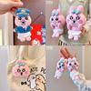 Niedlicher Plüschhase Hängender Anhänger Mit Lustiger Unterwäsche Weicher Kurzer Plüsch Cartoon-Stil Rosa Hasenpuppe Dekoration Münzbörse
