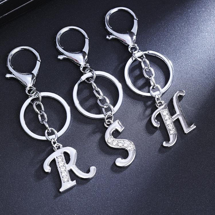 Kreativa Strass Nyckelringar: 26 engelska alfabet AB-legeringshängen för europeisk & amerikansk stil