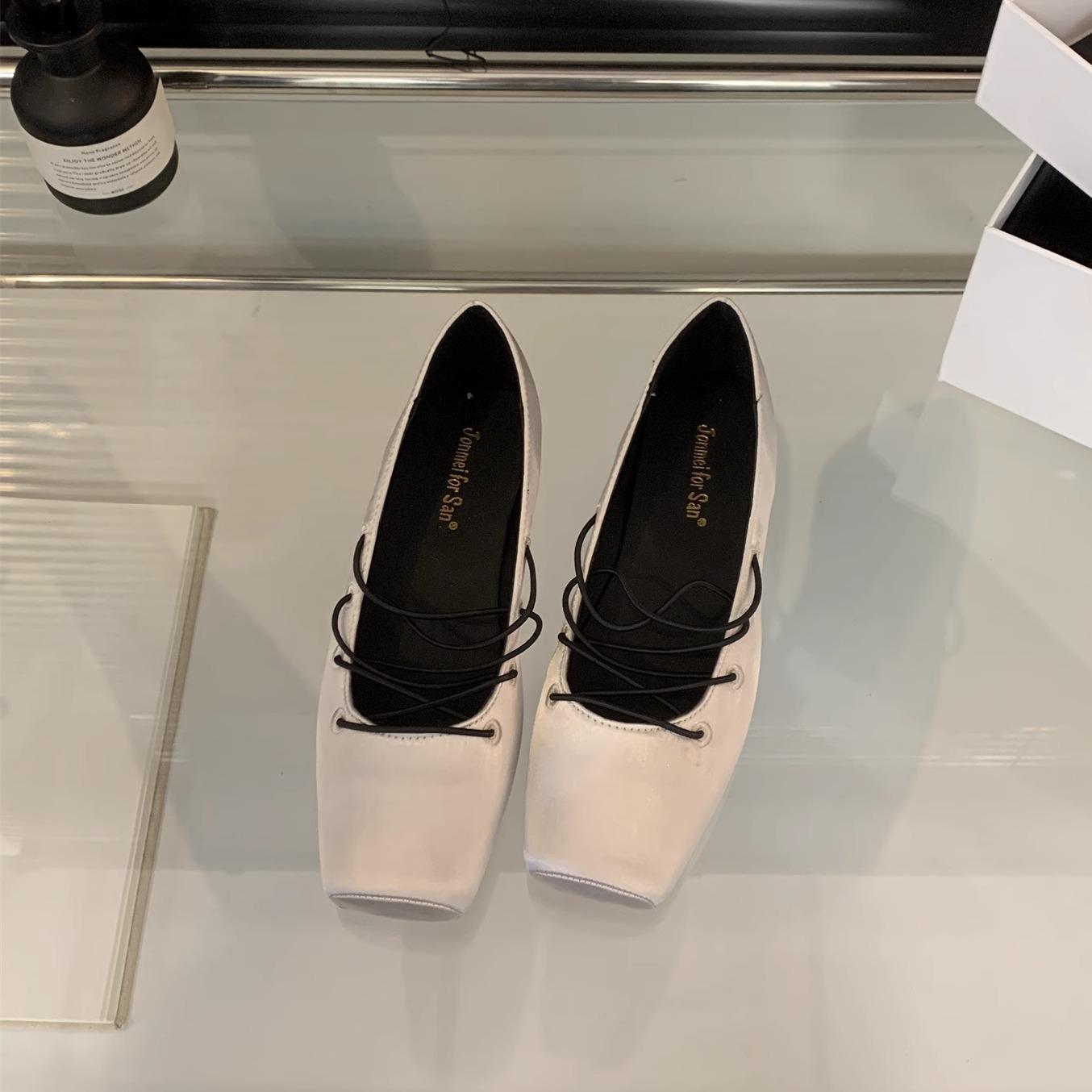 

Niche design cross-strap ballet shoes women s 2025 new satin square head Mary Jane height-increasing single shoes 39