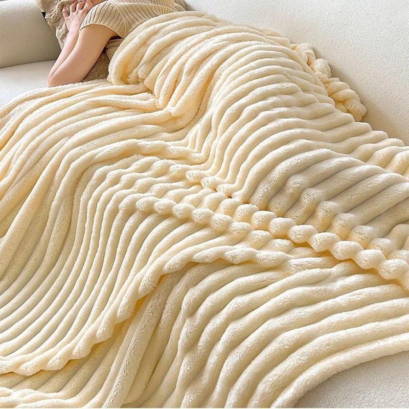 1pc Throw Blanket for Bed Striped Flannel Blanket Milk Velvet/Flannel Blanket Warm & Cozy Throw for Couch, Bed & Travel - Versatile All-Season Gift
