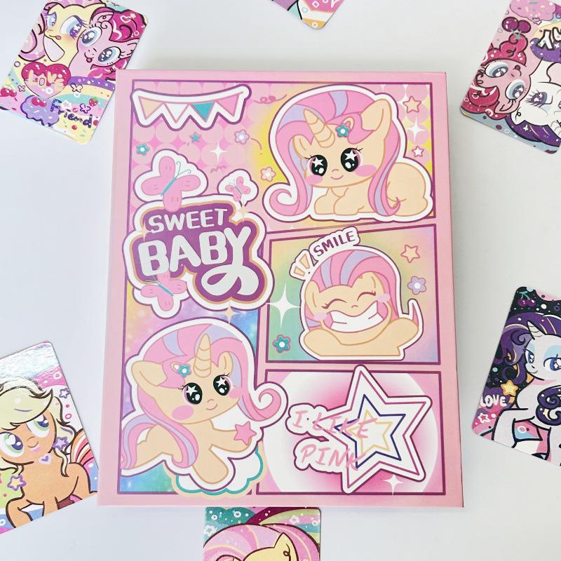 

Альбом для карток My Little Pony на чотири сітки з грибною пряжкою, що змінюється 1 Divider