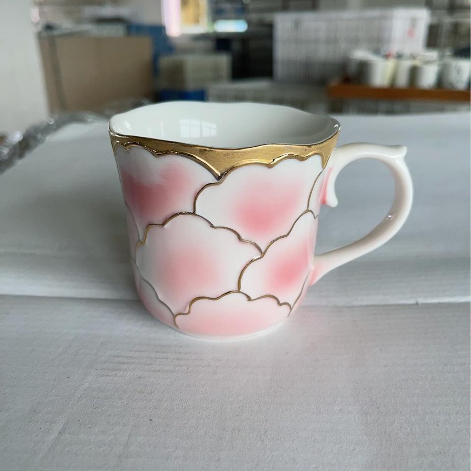 

Pink Girl Heart Peony Water Cup High Value Flange Porcelain Cup Coffee Cup 201-300ml розовый