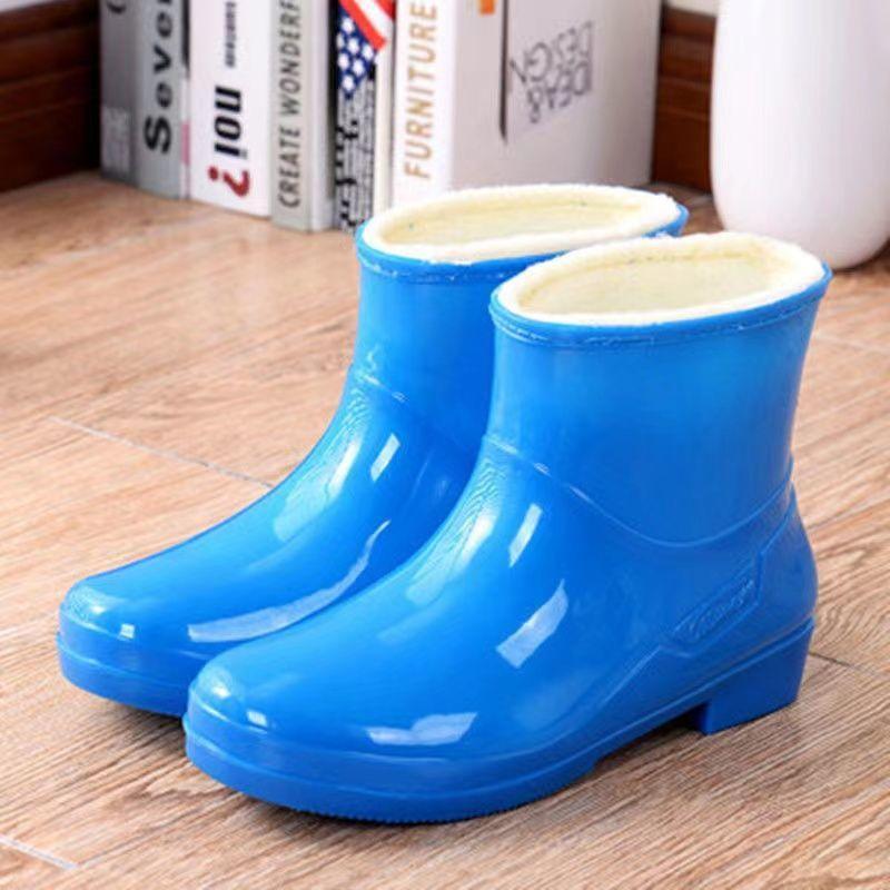 Rain shoes women's autumn and winter nonslip waterproof rain boots flatbottomed fashion water shoes warm velvet overshoes women's shoes