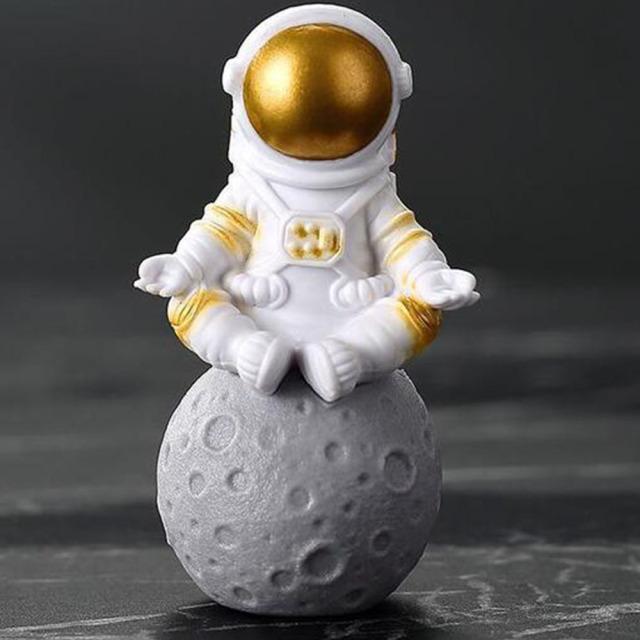 Żywica Figurka Astronauty Statua Figurka Kosmonauta Rzeźba Edukacyjna Zabawka Dekoracja Biurka Domu Model Astronauty Na Prezent Dla Dzieci