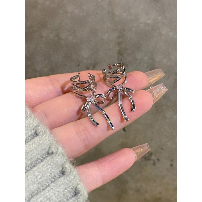 2026 новые серебряные серьги простые серьги-кольца женские высококачественное ощущение нишевый темперамент серьги большого круга