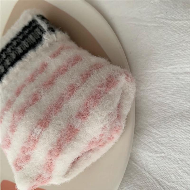 Adorable Knitted Wool Gloves with Touchscreen Functionality Warm Fleece-lined Cycling Gloves